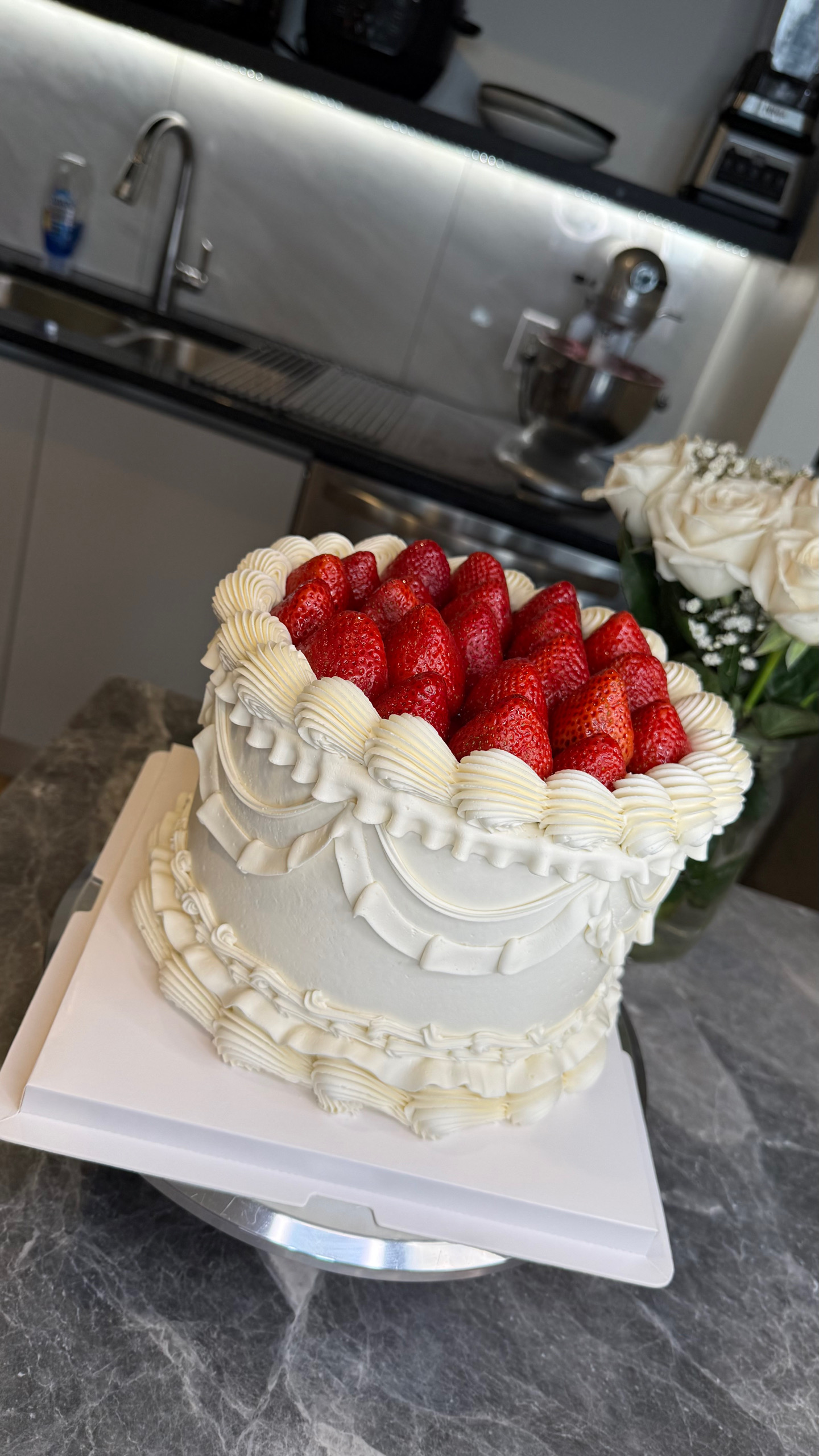 Vintage Cake Assembly & Decorating Class