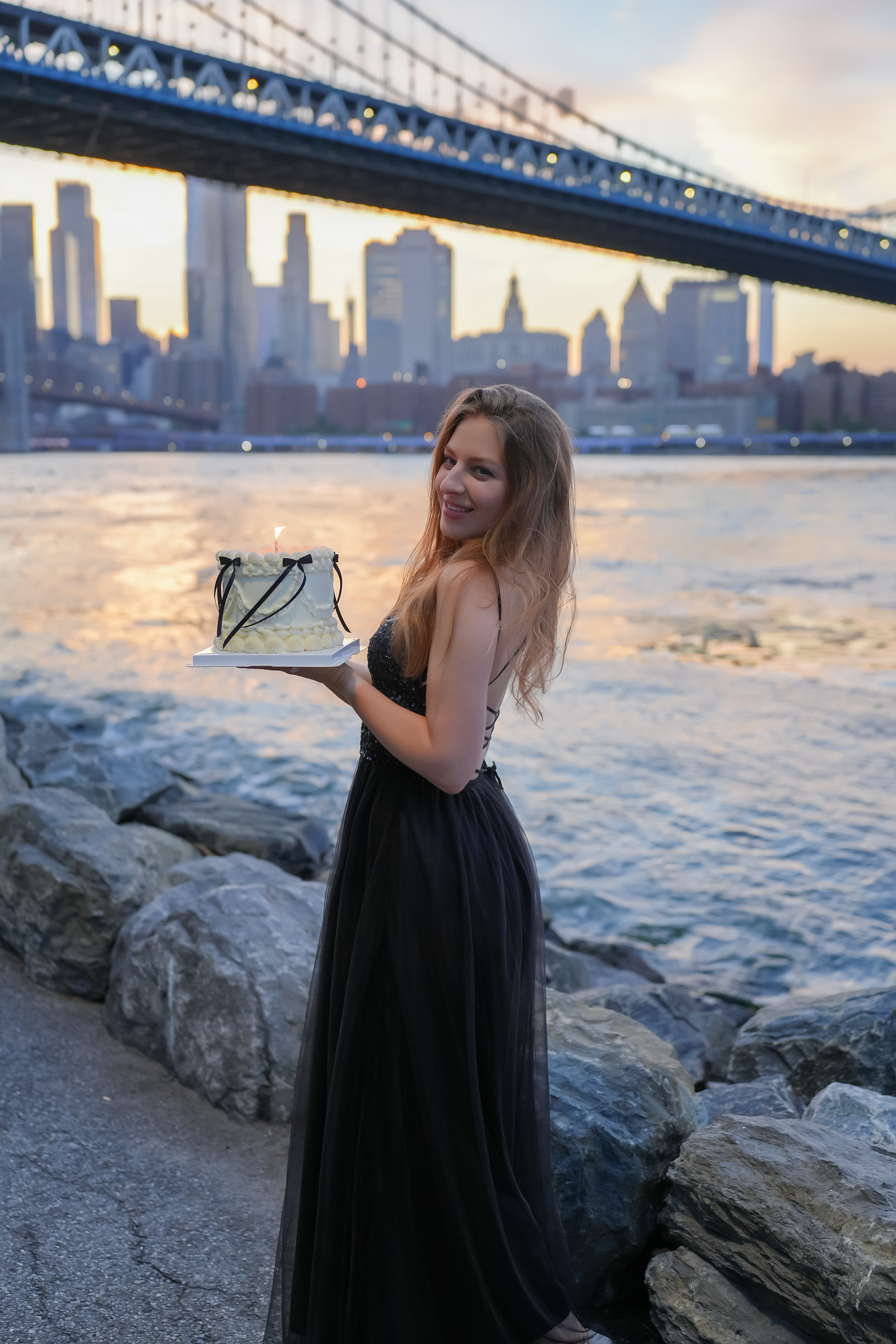 Custom cake with Manhattan Bridge at sunset